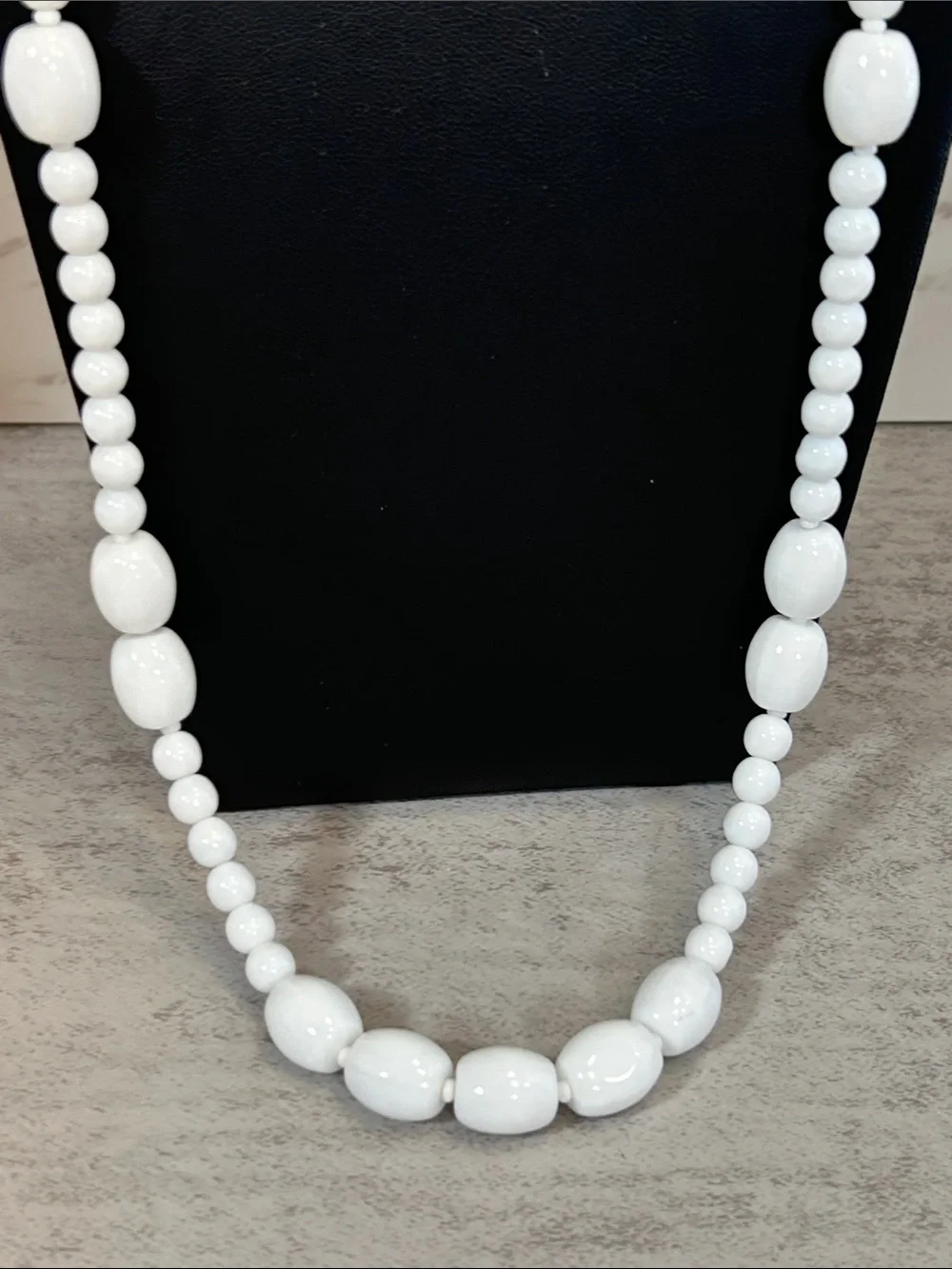 Gorgeous Vintage Milk Glass Necklace - Women Jewelry